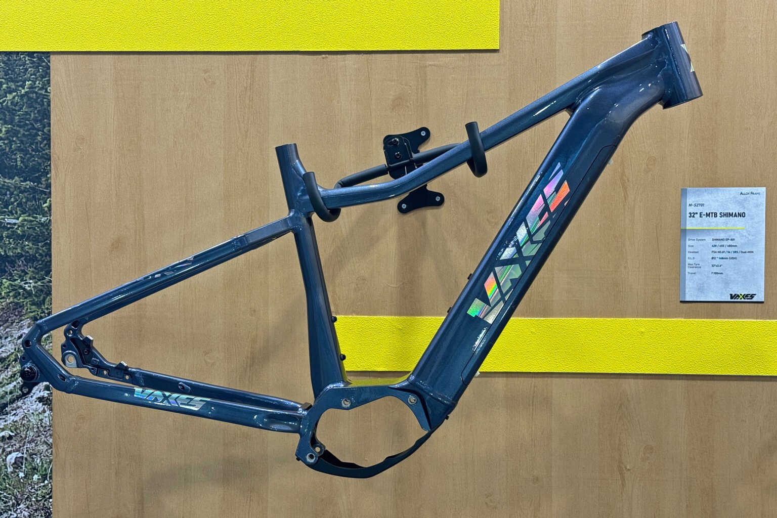 Big 32" wheels of Taipei Cycle show: Vaxes alloy eMTB frame