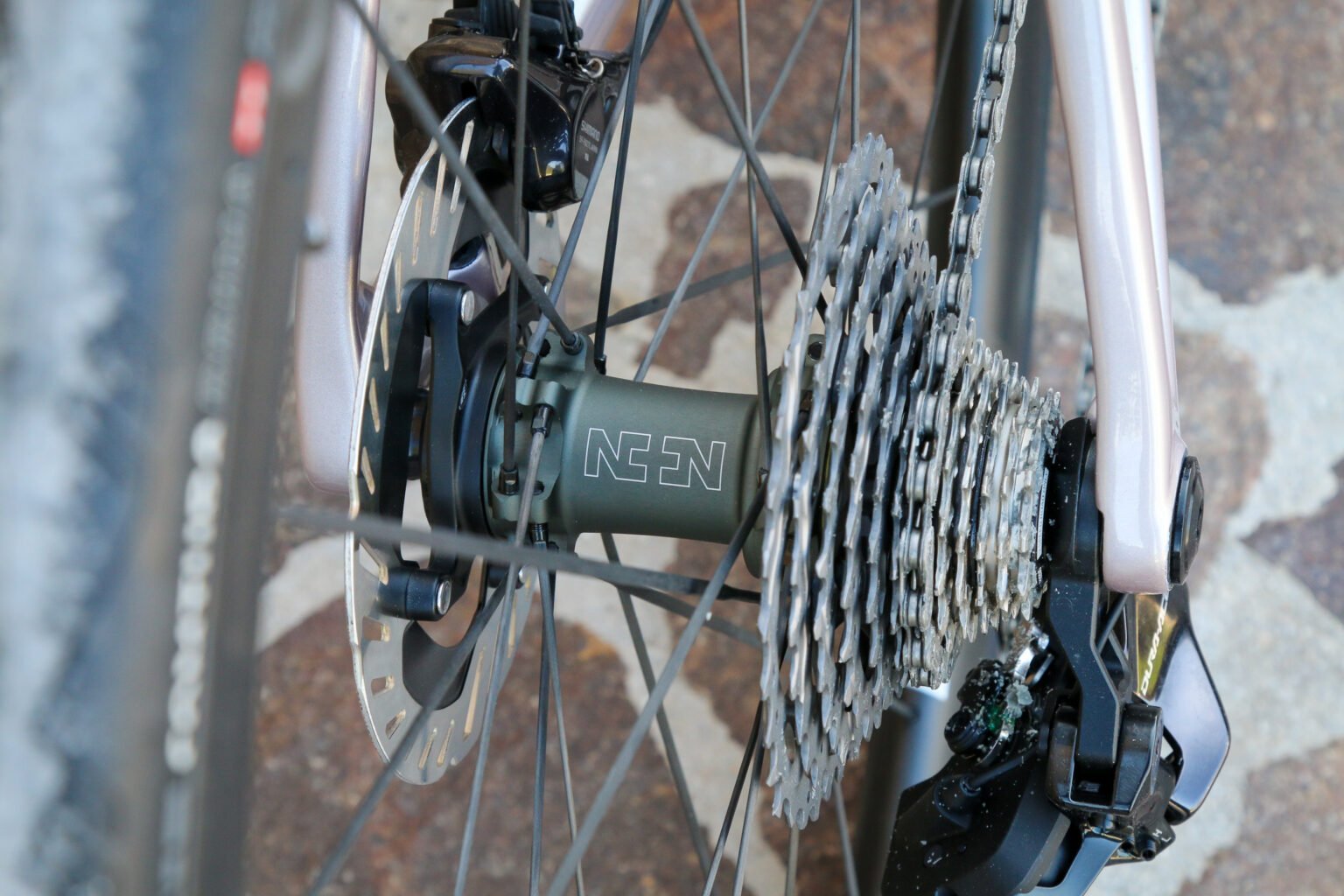 Avona Velum sub 6 bergreif SL wheels carbon spokes