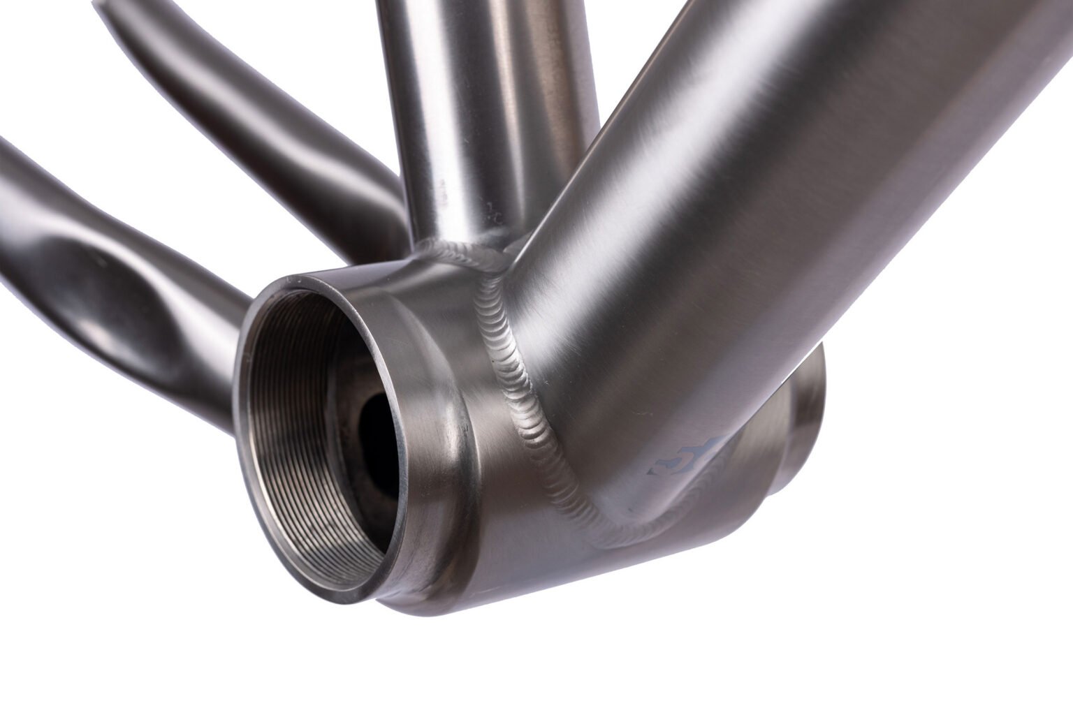 Blackheart Road Plus ti bb close up