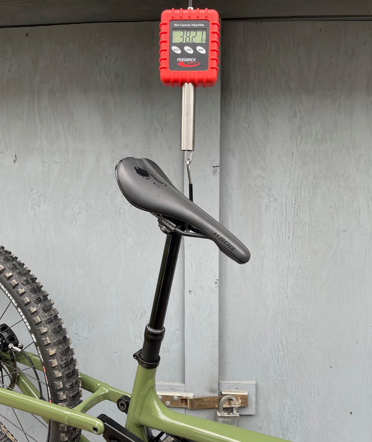 Devinci Spartan 2026, on scale