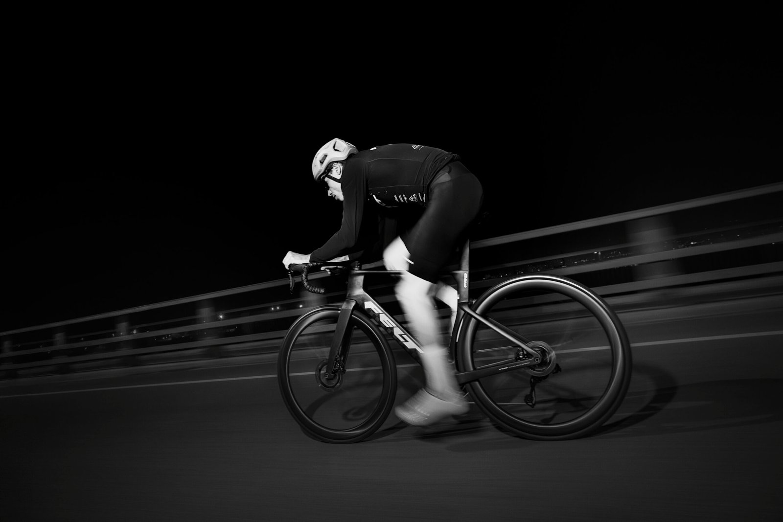 Felt NEXAR Aerobike NEXAR FRD_ACTION_1