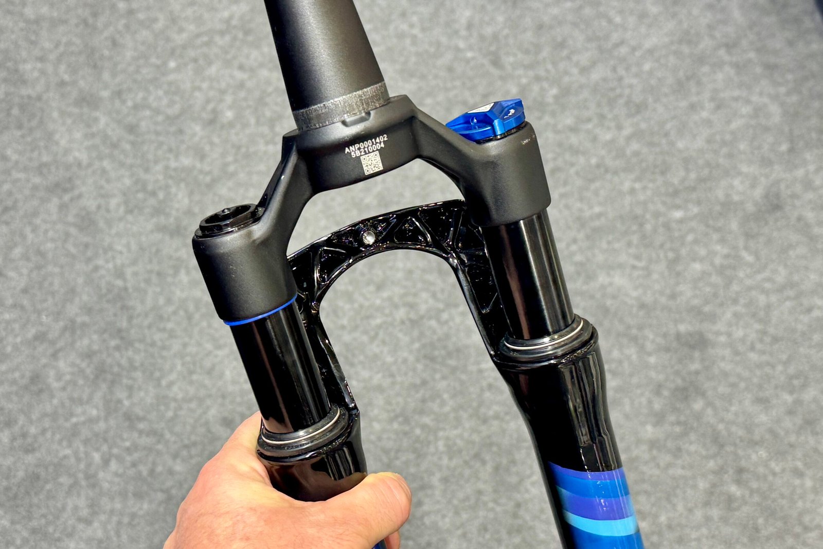 XFusion Taipei prototype G.E.T. 30mm 32er gravel suspension fork, arch & crown detail