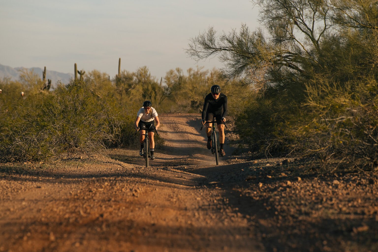 Riding the new Waheela R on a gravel doubletrack
