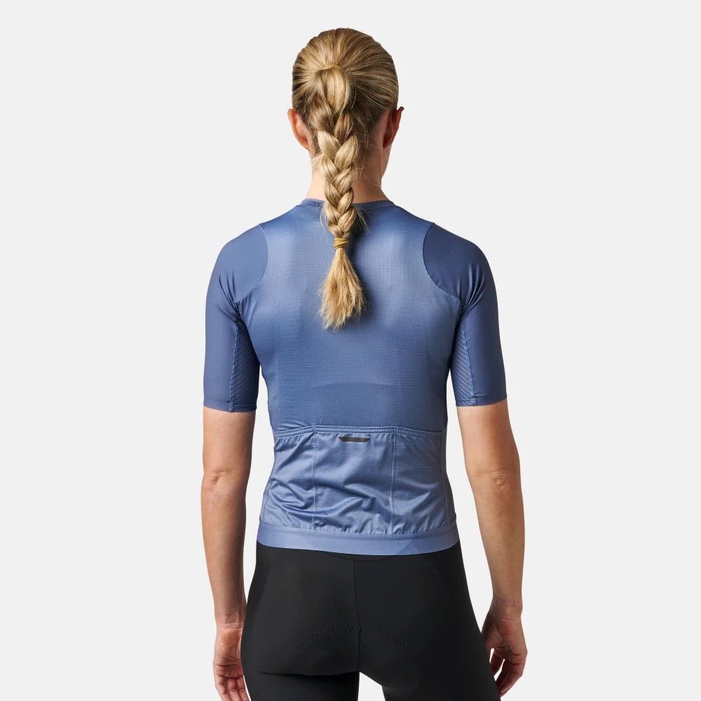 studio image of the Pearl Izumi Red jersey in Wild Wind