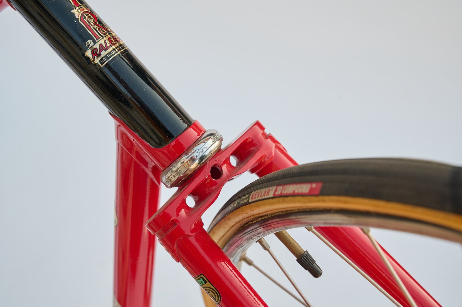 Fork crown on Raleigh track bike
