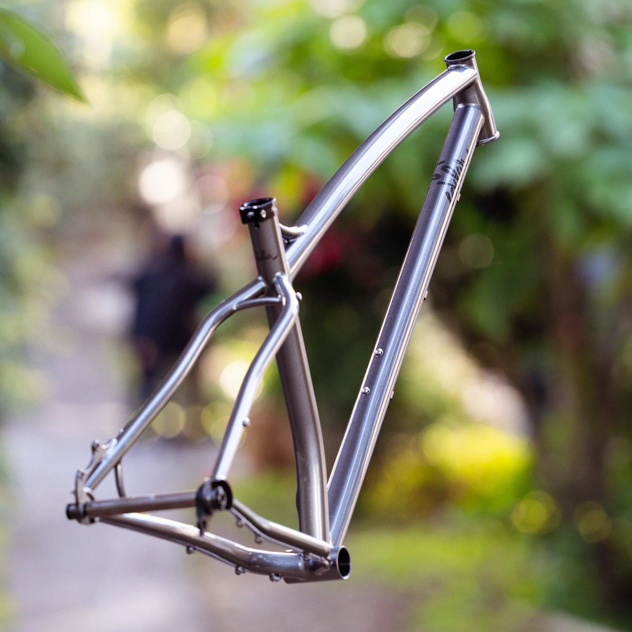 Sklar Bikes New and Improved Tall Tale frame hang