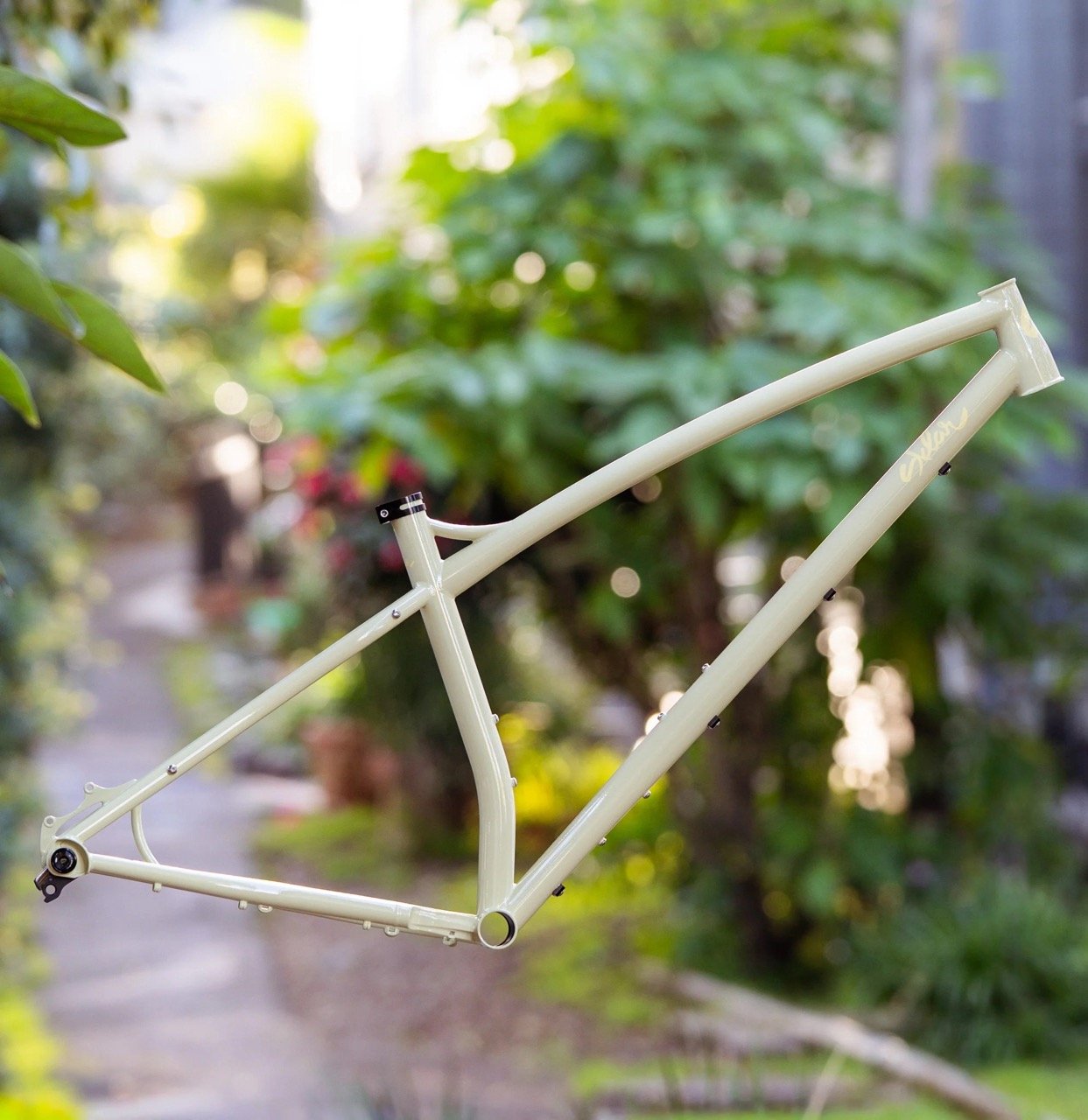 Sklar Bikes New and Improved Tall Tale light frame