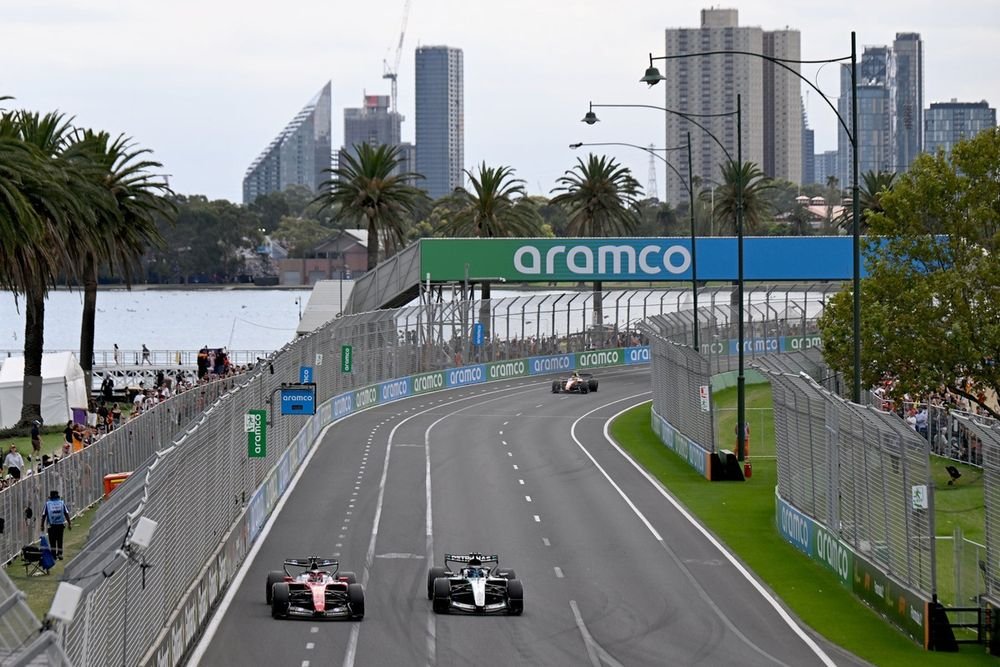 Charles Leclerc, Ferrari, George Russell, Mercedes