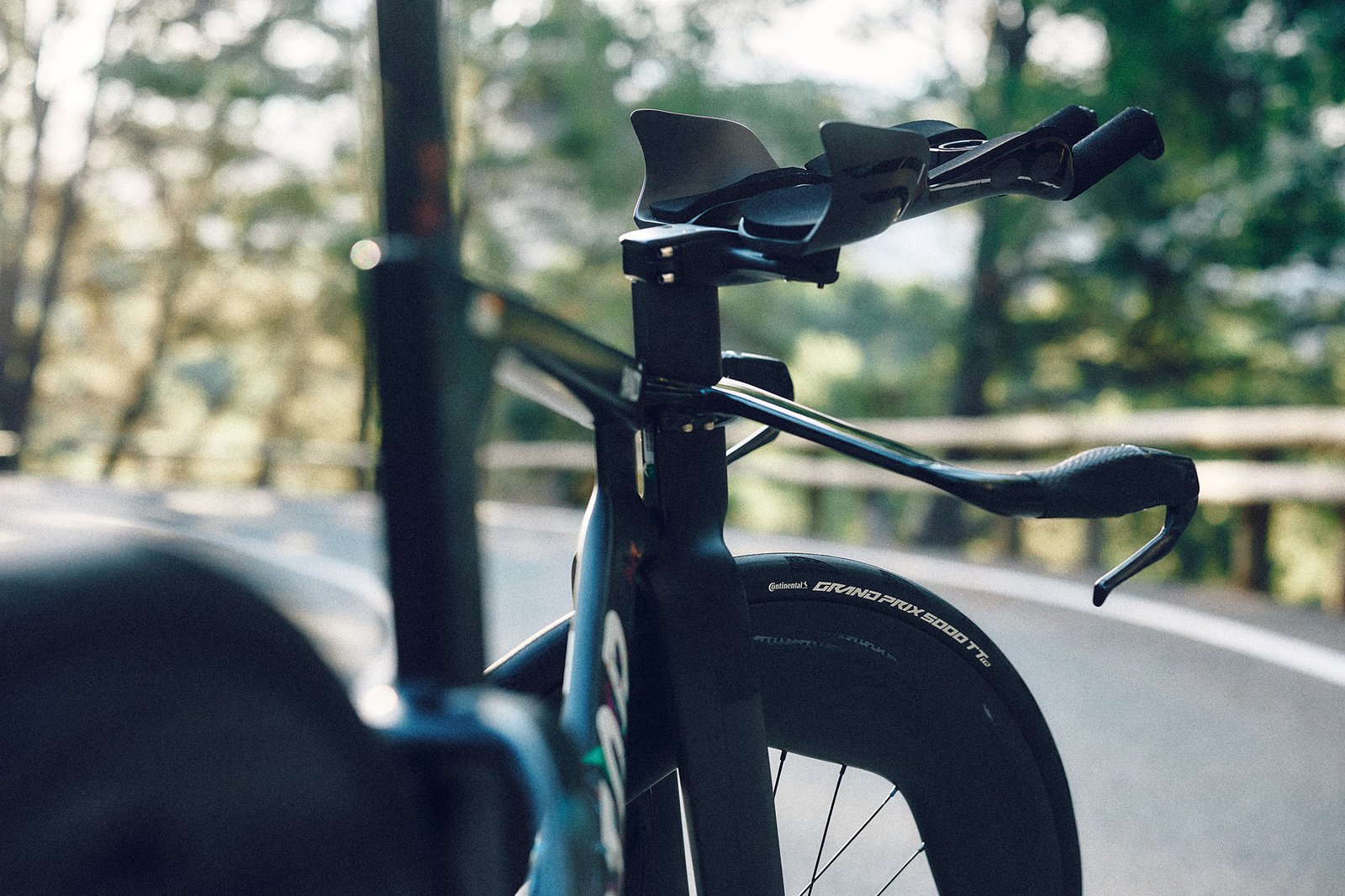 continental gp5000 tt-tr 30mm tubeless road tire on a time trial triathlon bike.