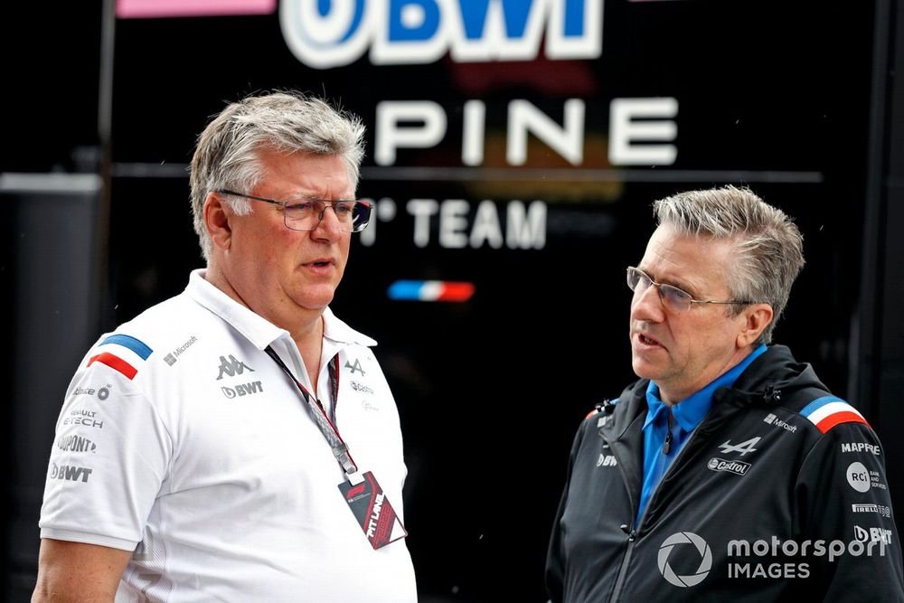 Otmar Szafnauer, Team Principal, Alpine F1, Pat Fry