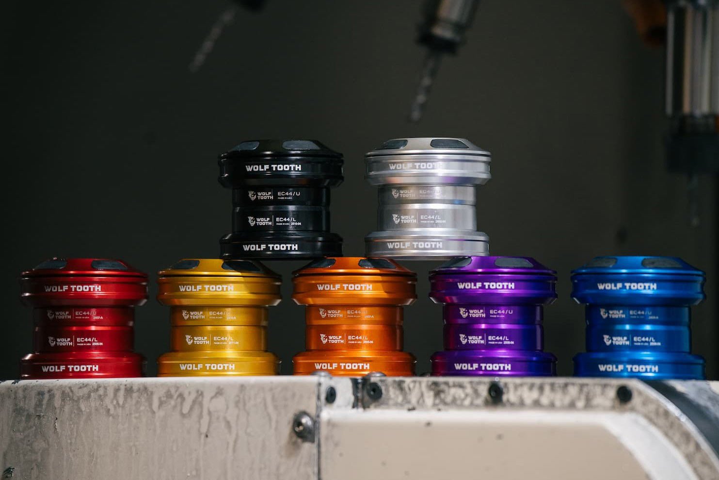 all colors of the wolf tooth aero semi-internal headsets.