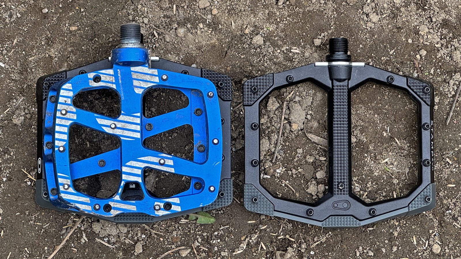 Crankbrothers Stamp EVO extra-long mountain bike flat platform pedal review, large vs. e13 Aluminum Plus