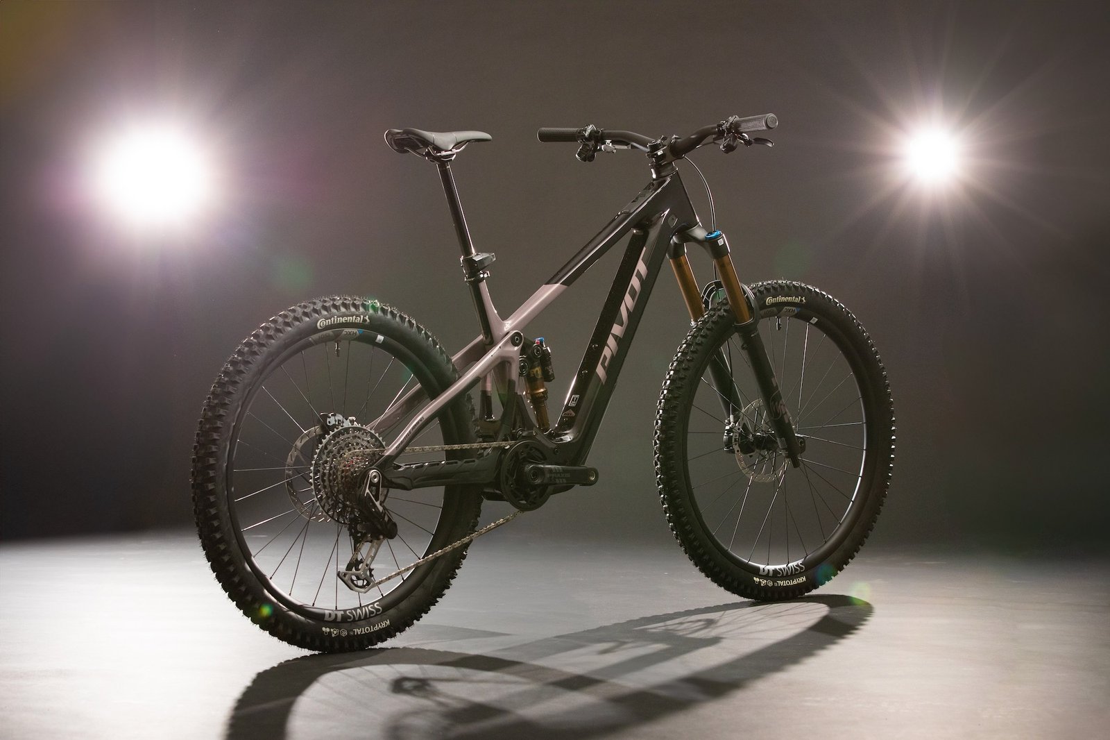 studio image of the new Pivot Shuttle AMP'd eMTB with the Avoinox M2S motor