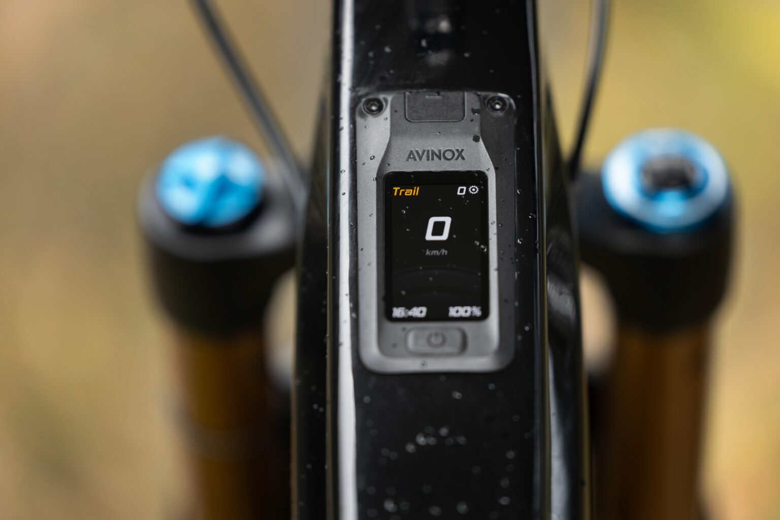 the Avinox touchscreen control/display on the Pivot Shuttle AMP'd