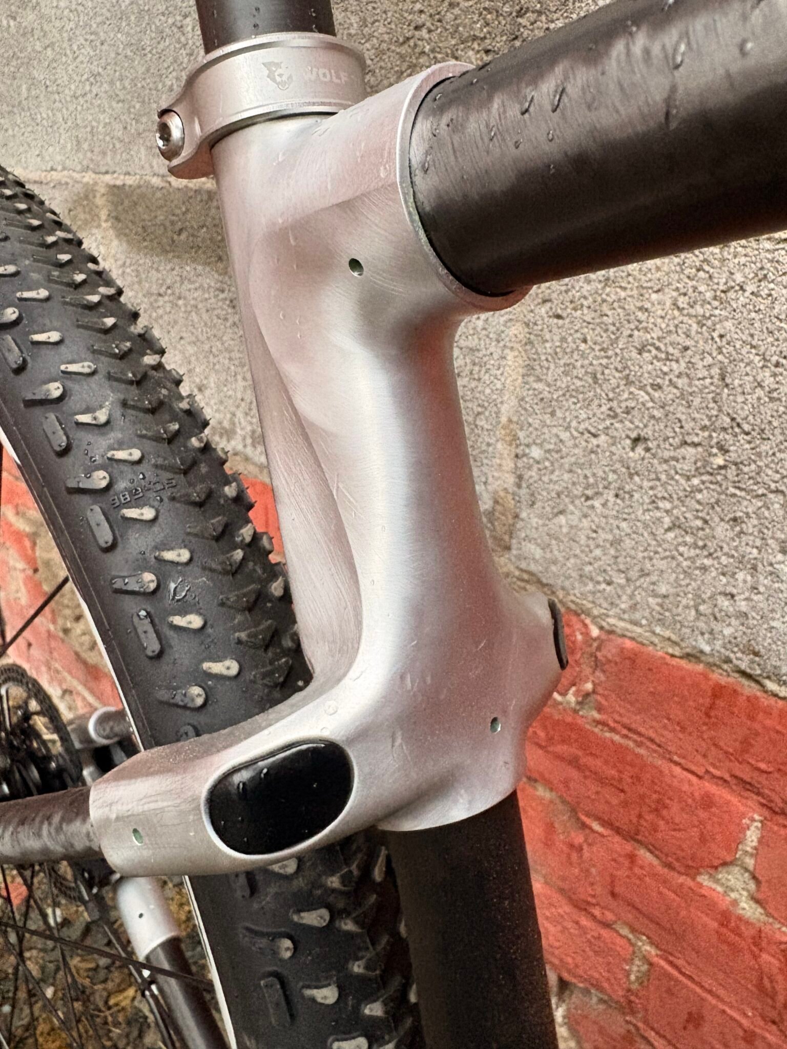 Faction Bike Studio project Atlast 32 inch gravel bike seat stays