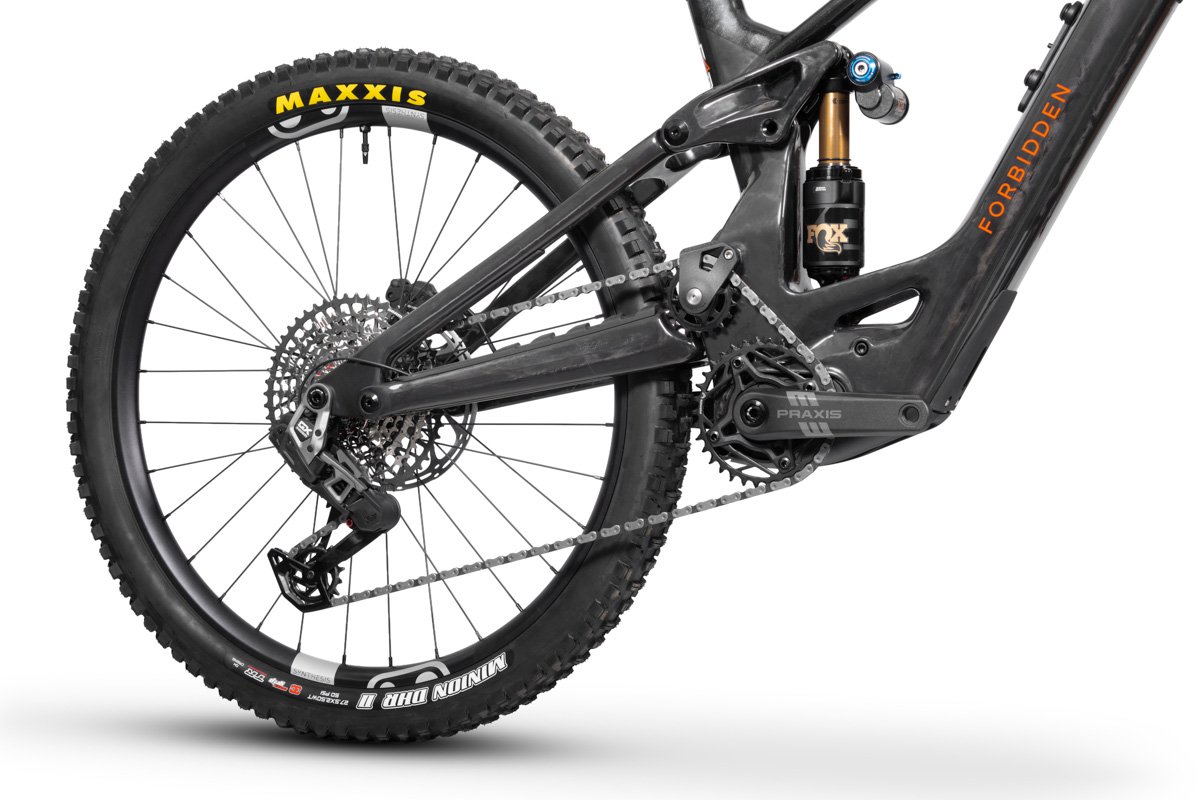 Forbidden Dreadnought E, linkage