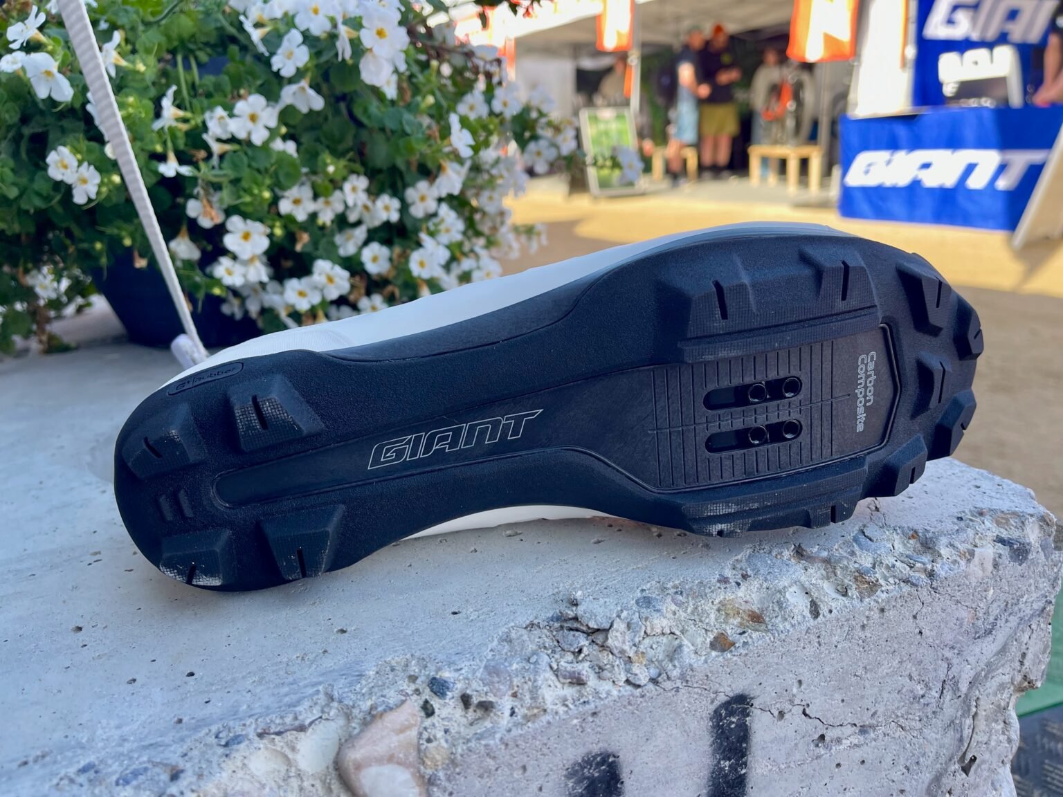 Giant Charge 1 bottom