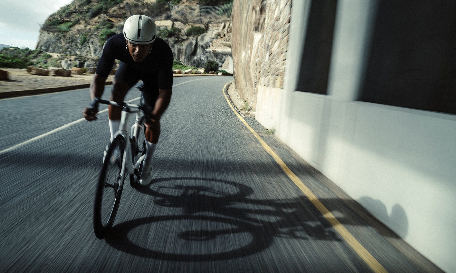 Hunt 5AM Limitless ultralight aero road bike wheels with carbon spokes, road riding