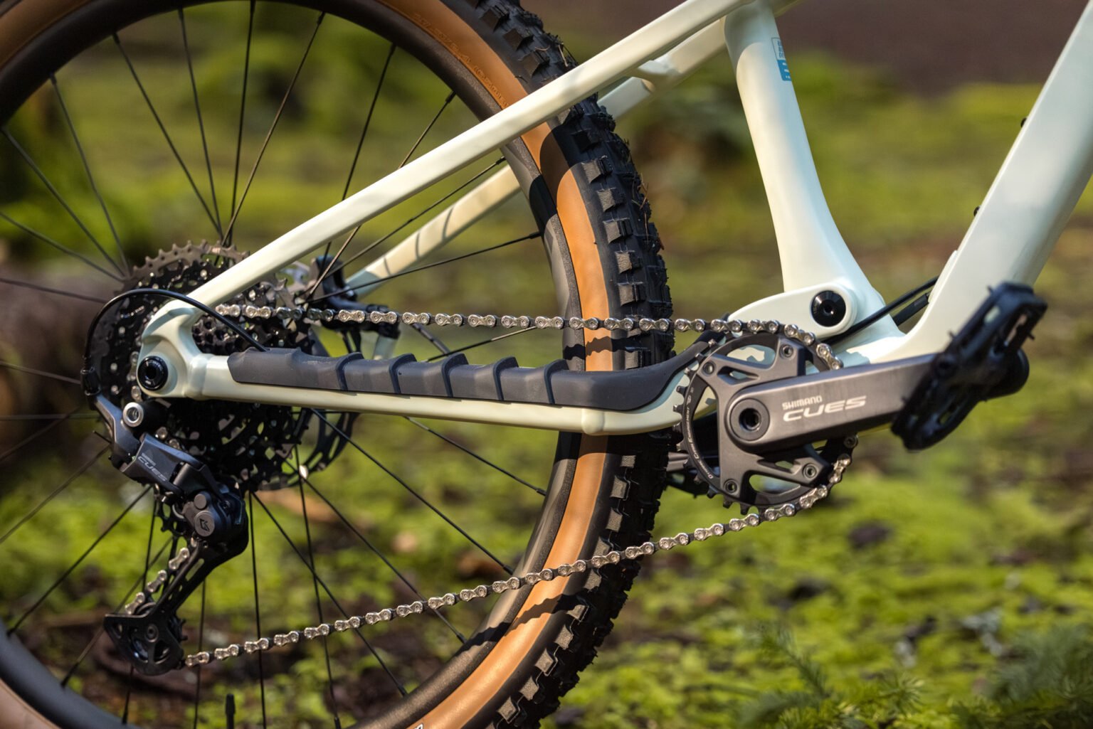 Longer chainstays and updated geometry on the new Embolden