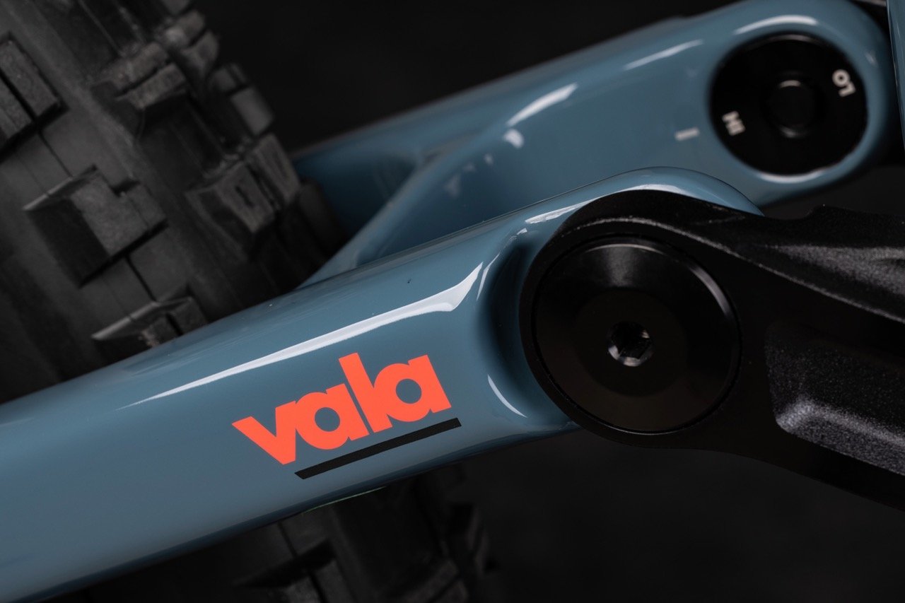 detail image of the new Gloss slate blue/coral colorway for the Vala CC