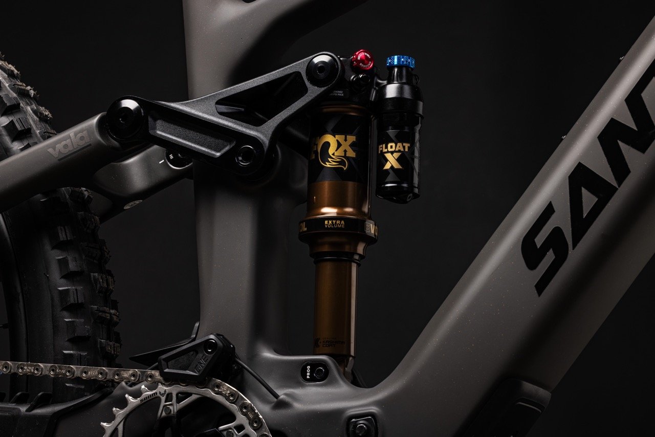 detail image of the new Matte Carbon/gold sparkle colorway for the Vala CC