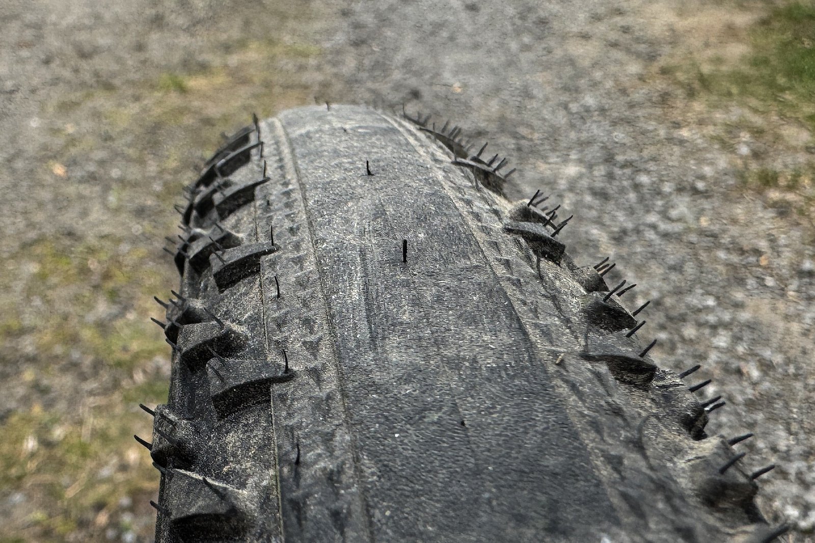 Panaracer GravelKing ZX semi-slick gravel tire, tread transition profile detail