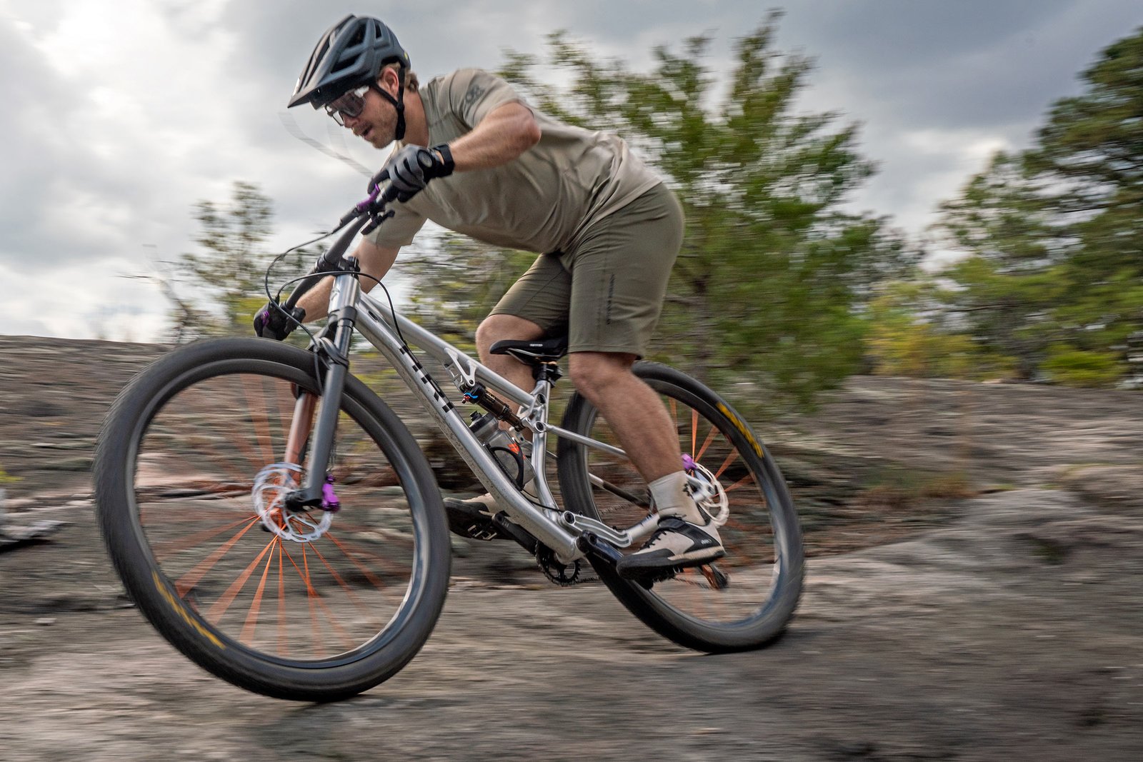 Remi Gauvin of QuarterHP testing prototype 32" ARI Signal Peak AL aluminum XC mountain bike and unlabeled Fox 34 SL suspension fork