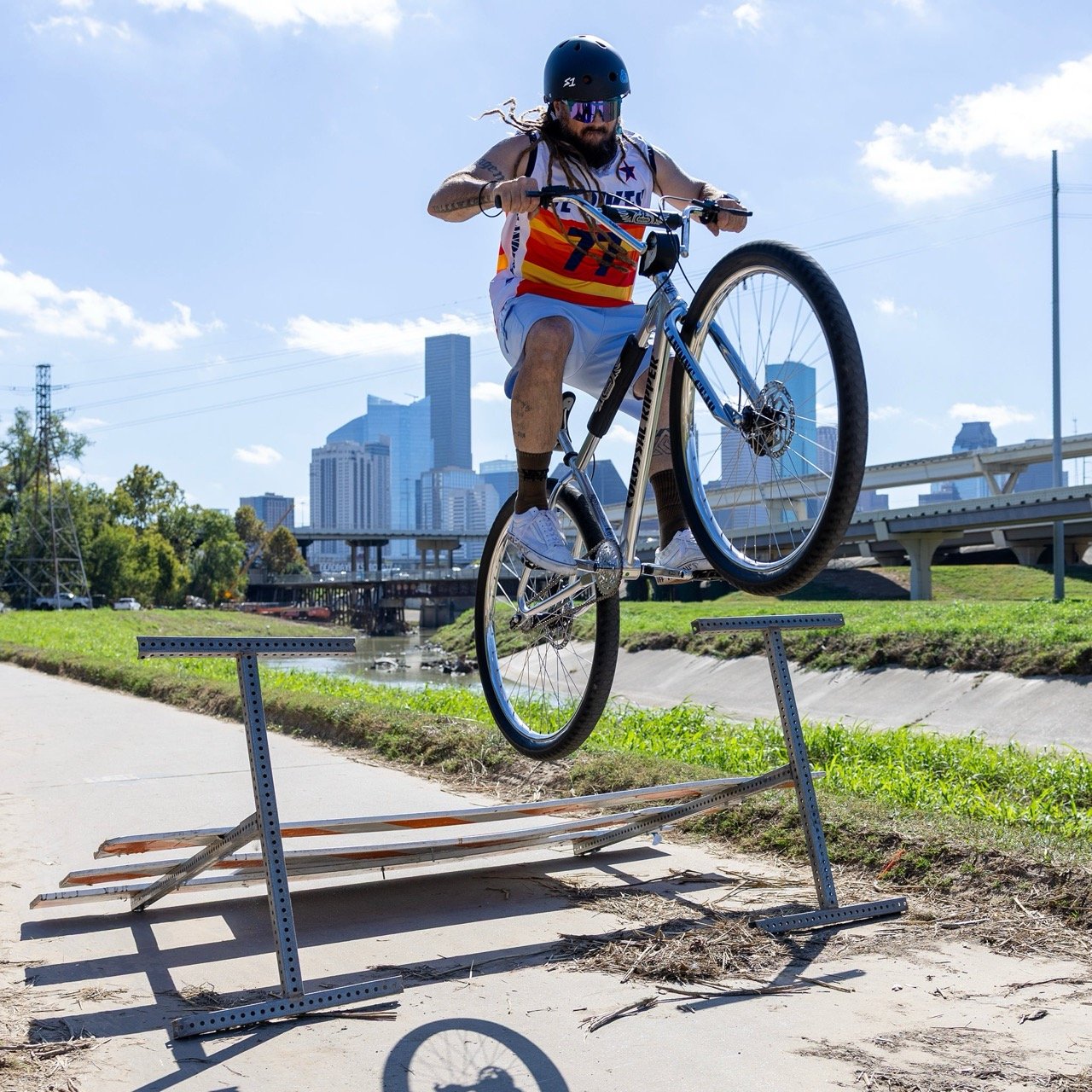 SE Bikes Colossal Ripper 32 jump