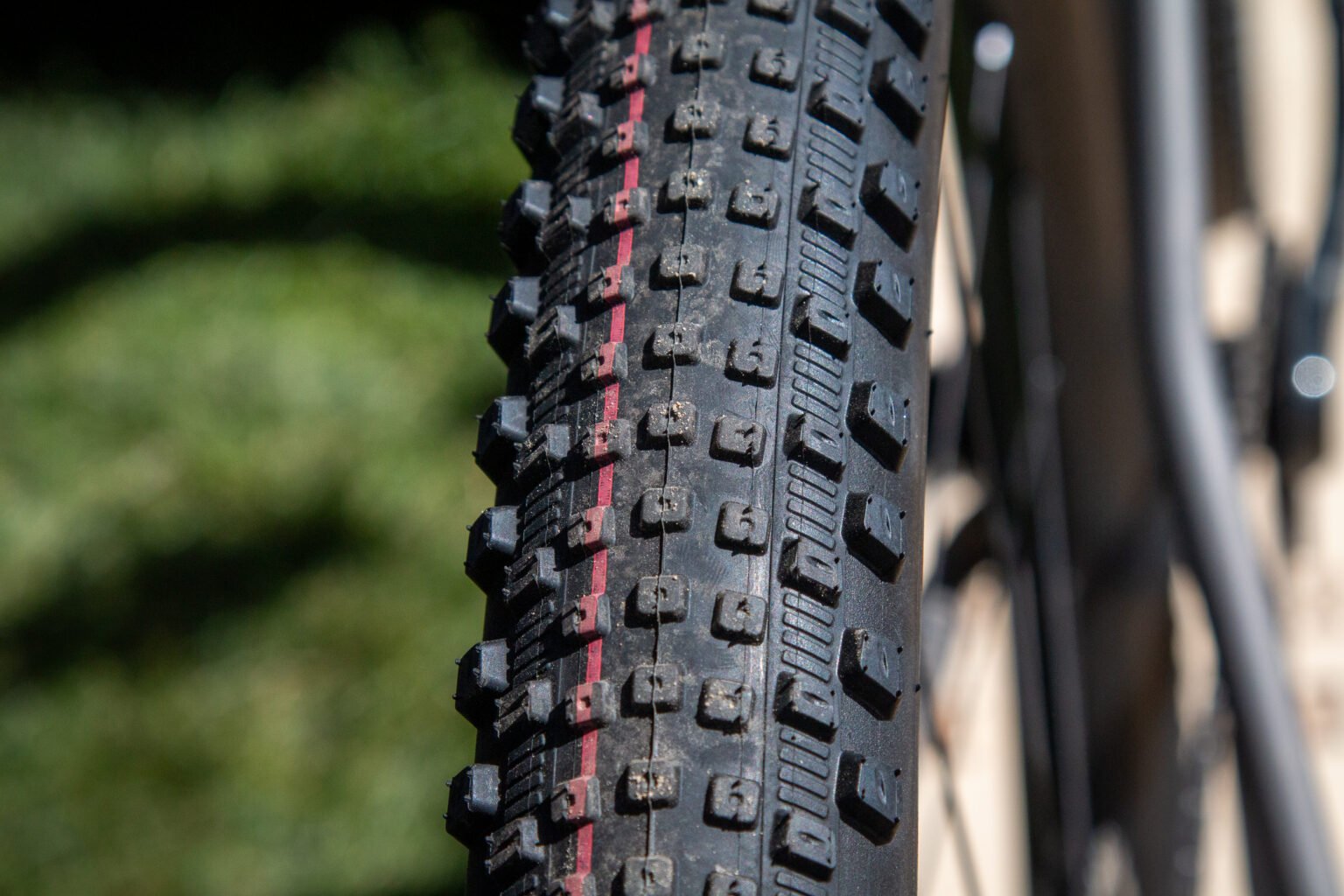 Stinner 32" gravel bike Schwalbe tires