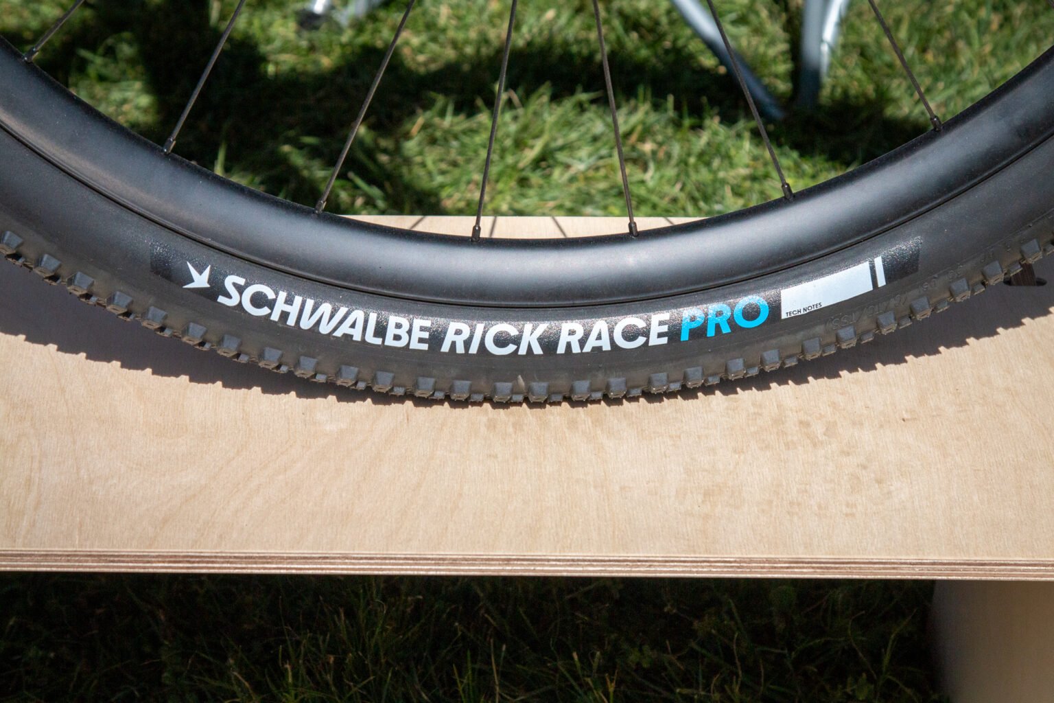 Stinner 32" gravel bike Schwalbe tires