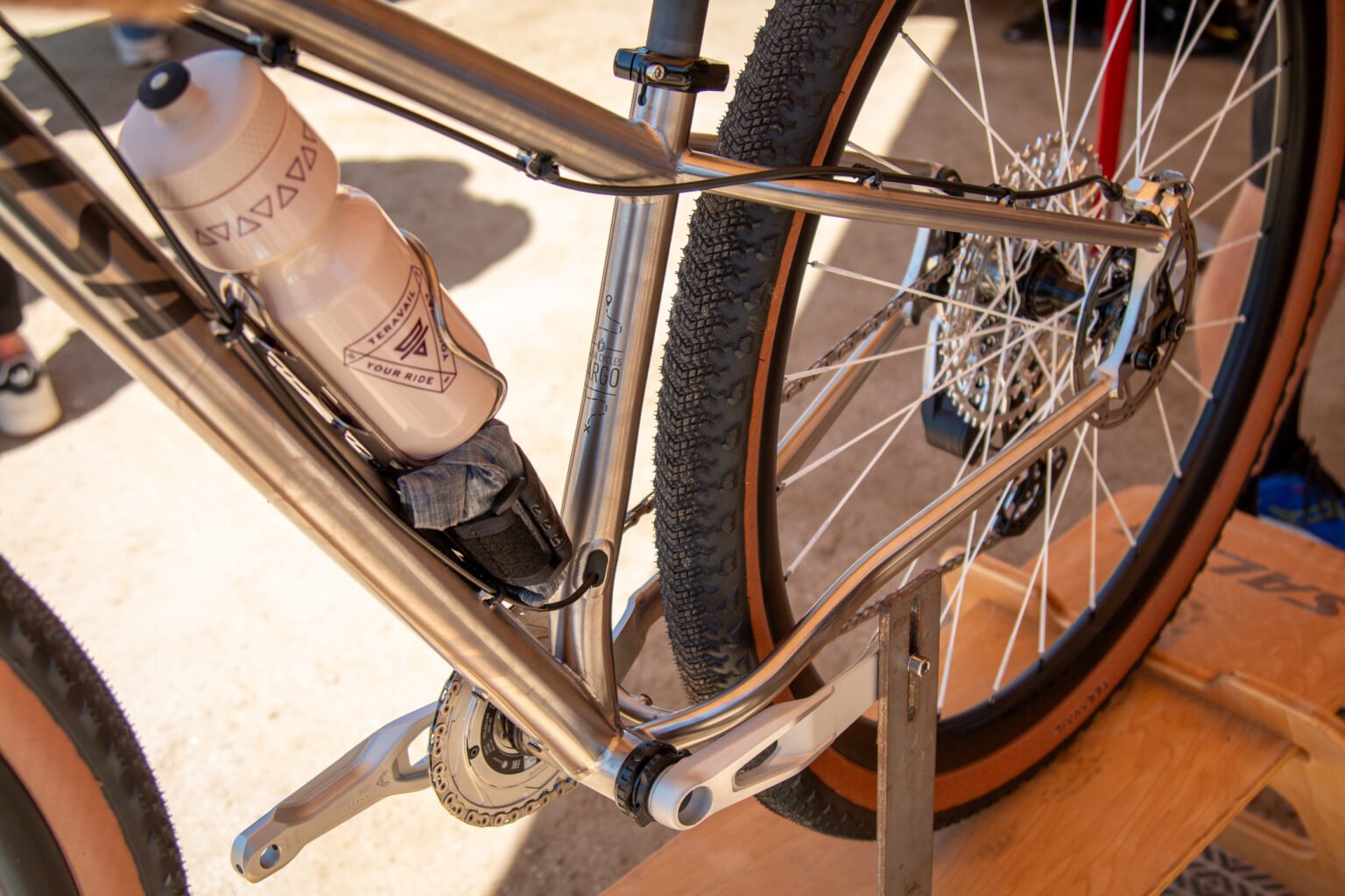 Salsa Fargo 32" gravel bike Travail 32" tires and rims