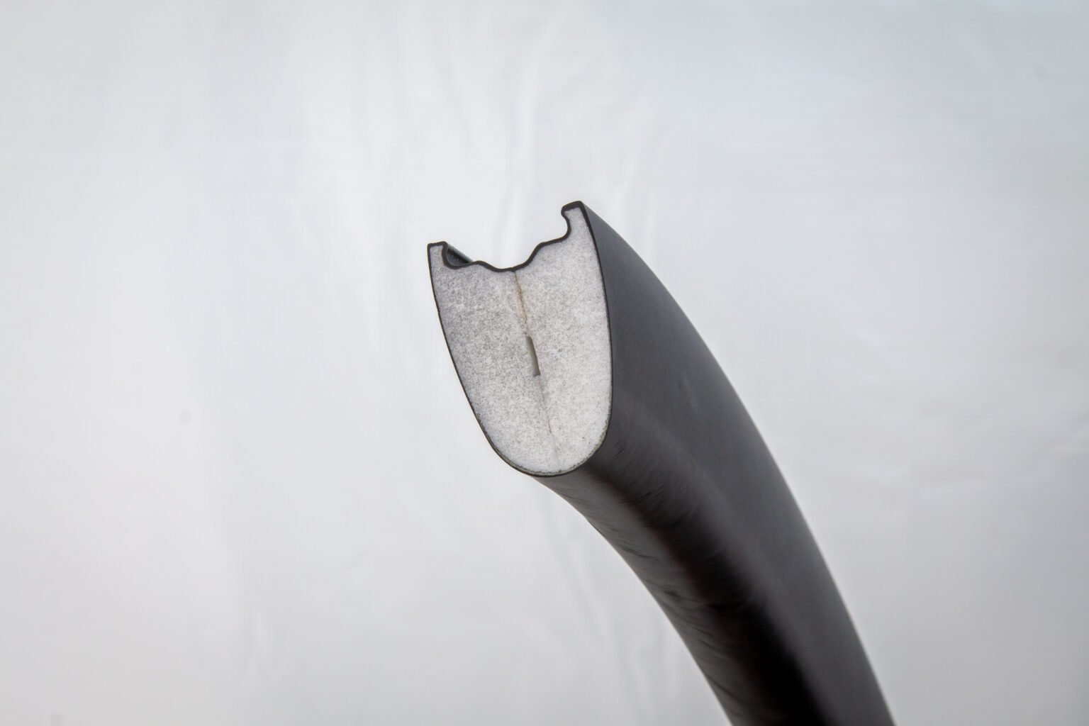 Partington R-Series Carbon Spoke rim profile