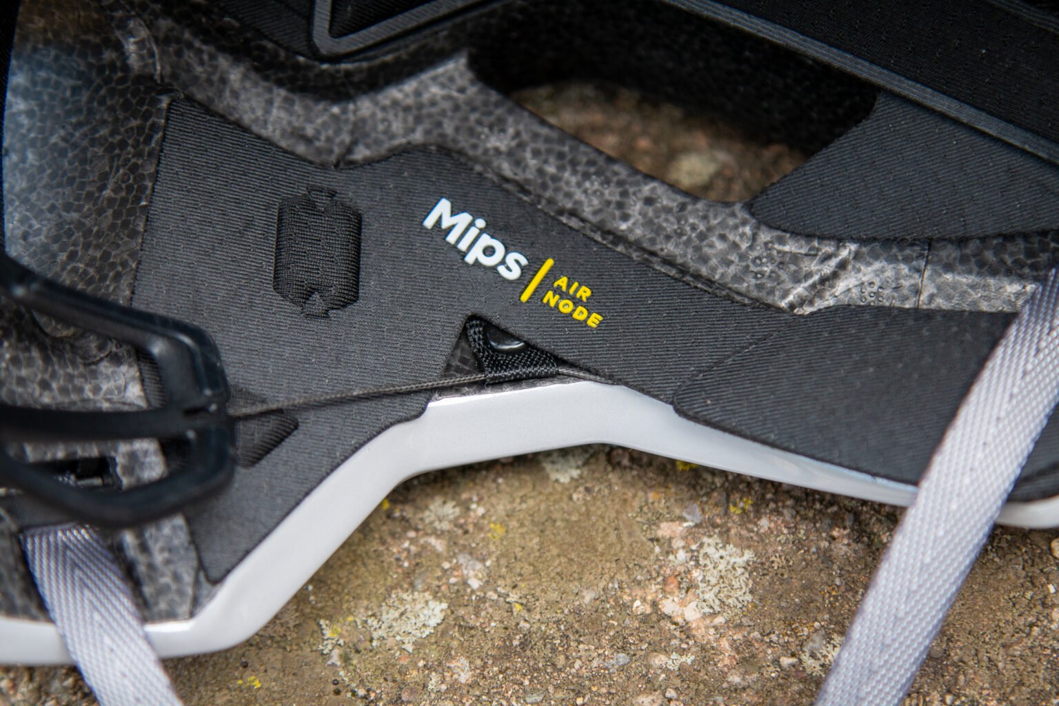 Specialized Ambush 3 helmet boa dial system