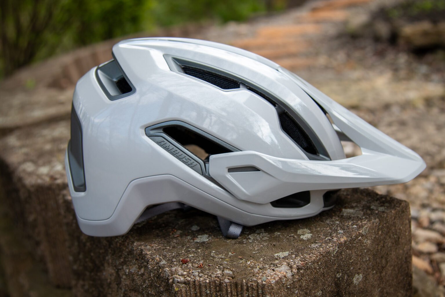 Specialized Ambush 3 helmet side