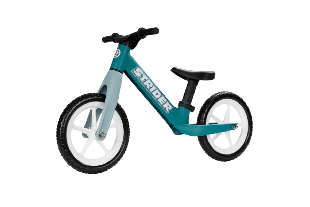 Strider 12 Comp, teal, angle