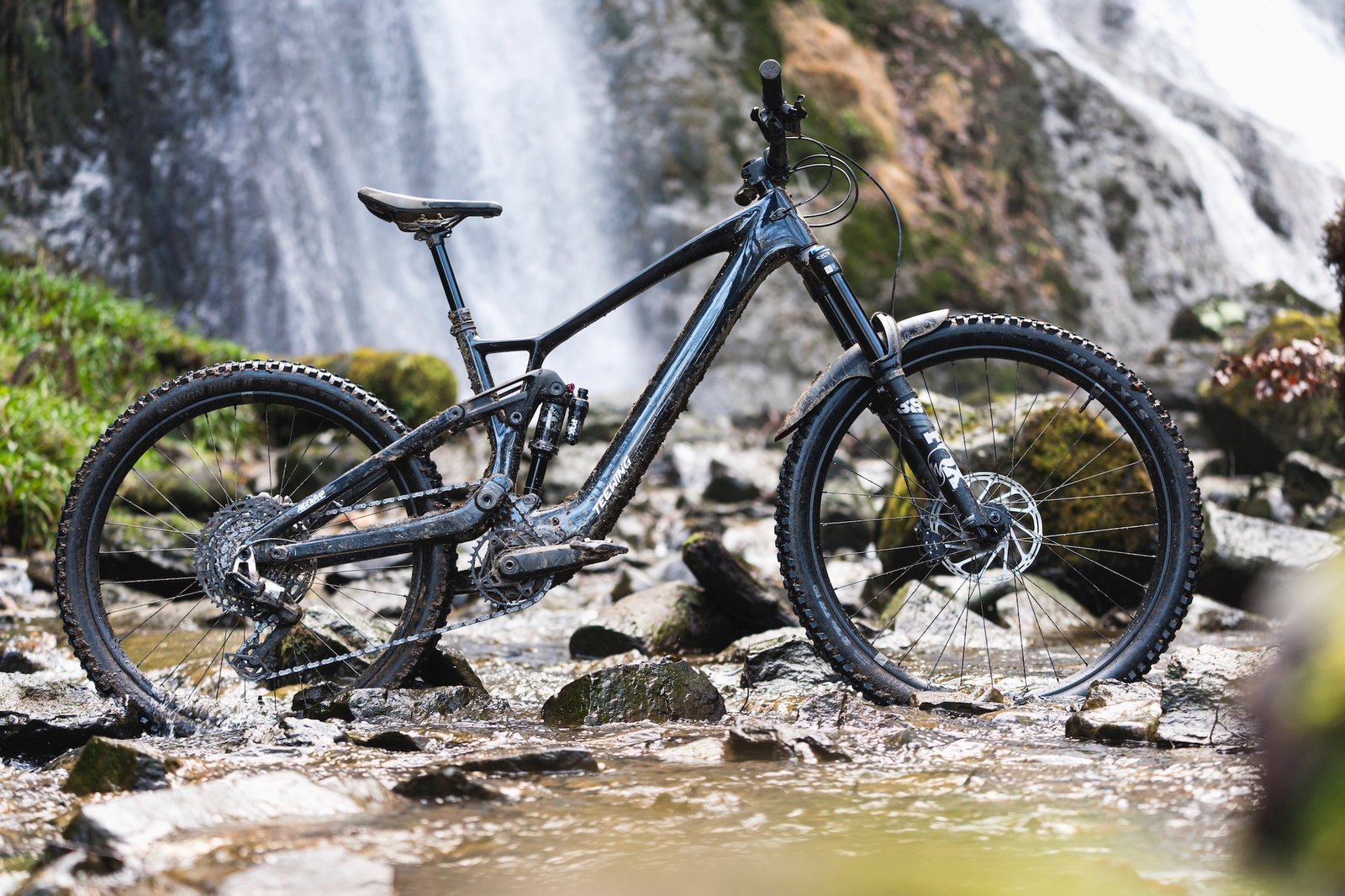 profile shot of the Teewing Flux One eMTB