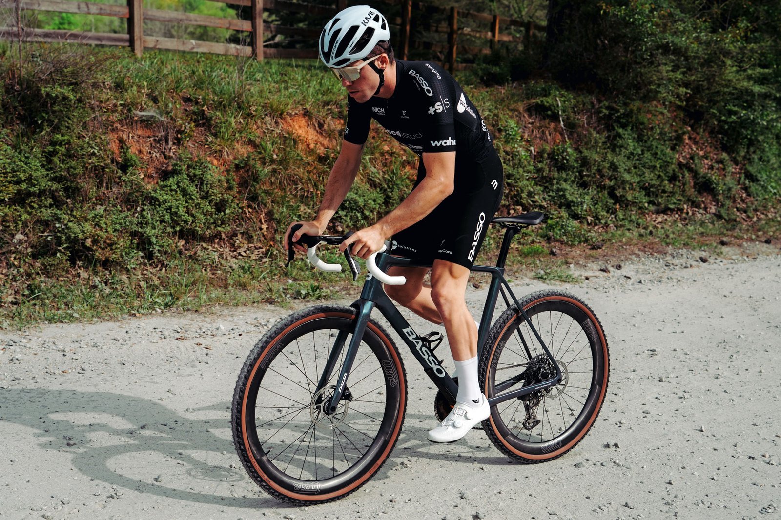 Tune Nano Gravel 45 lightweight all-rounder carbon gravel bike wheels, riding