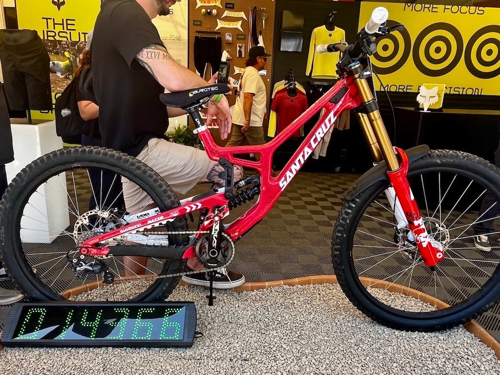 Jackson Goldstone's V10 race bike
