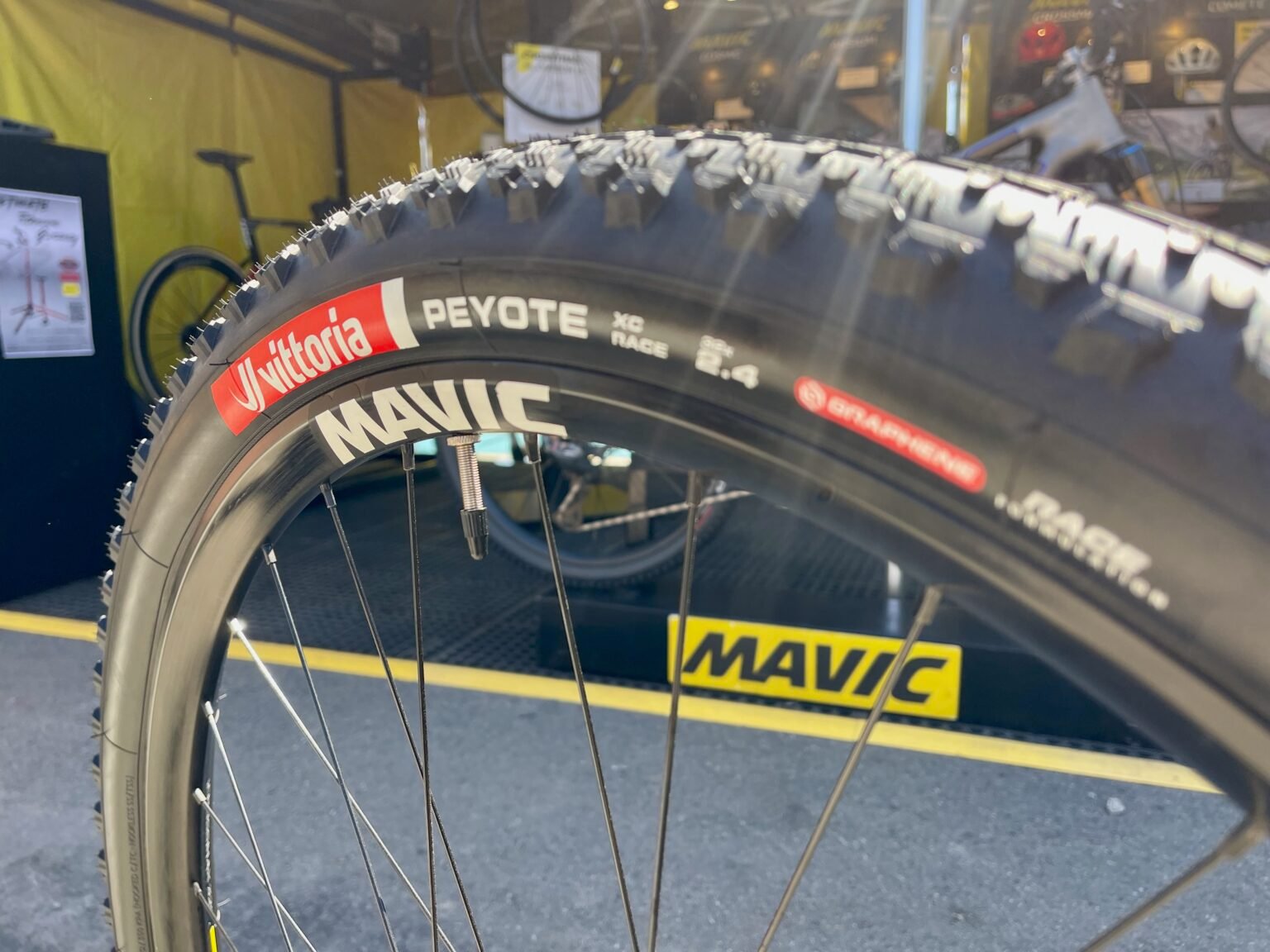 Unreleased Mavic Comete 50 32 tires