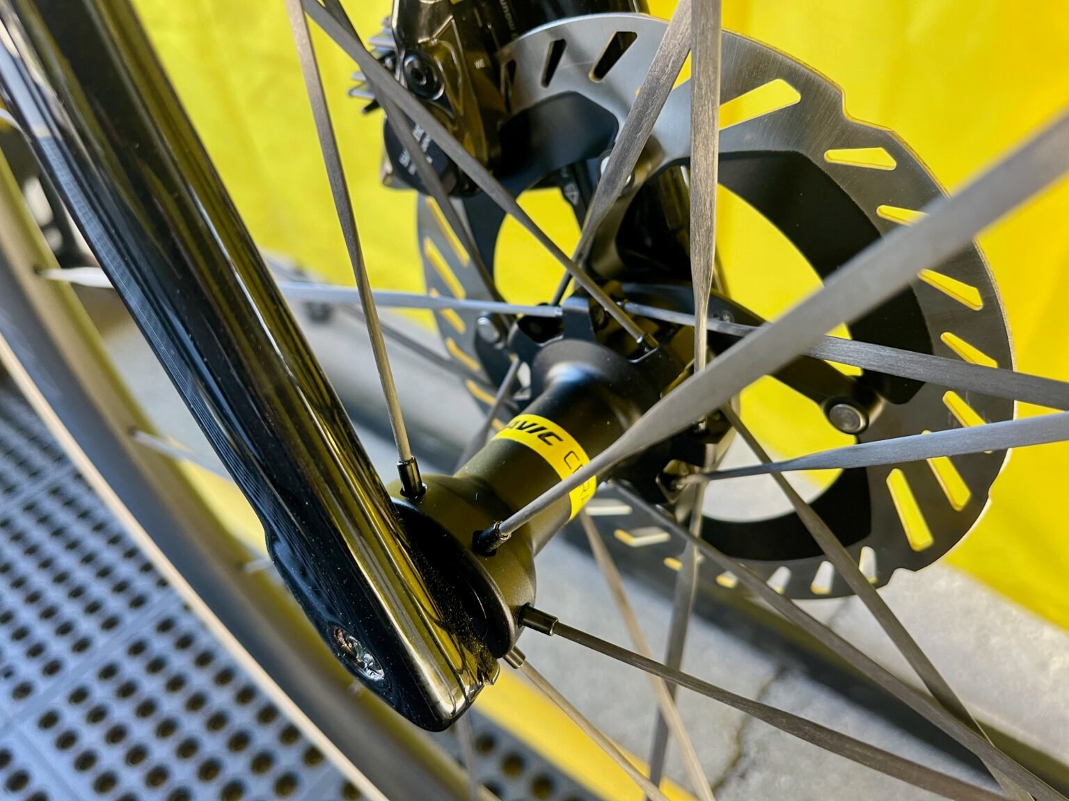 Unreleased Mavic Comete 50 hub holes