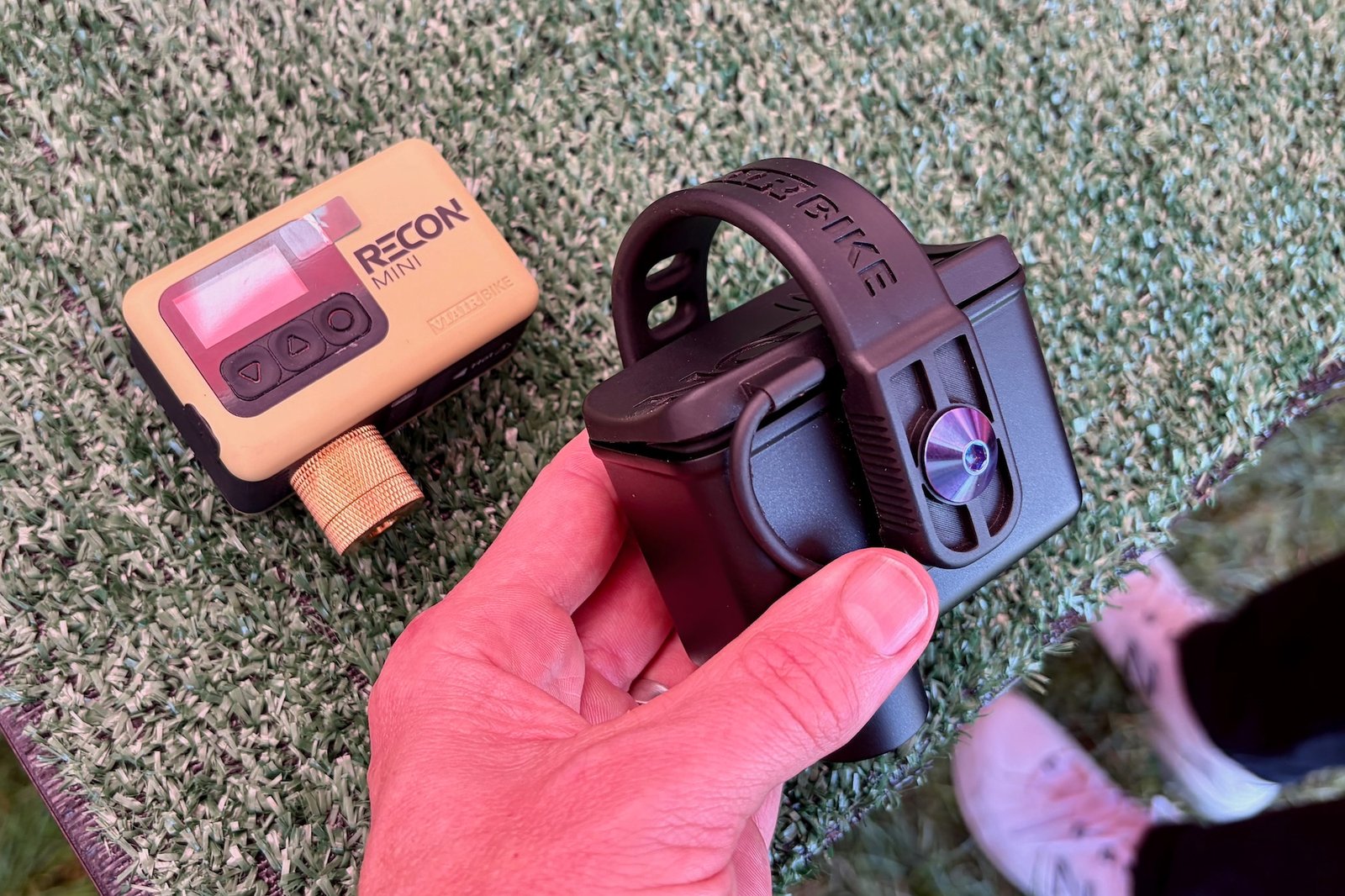 holding the Viair Recon Mini carrying case