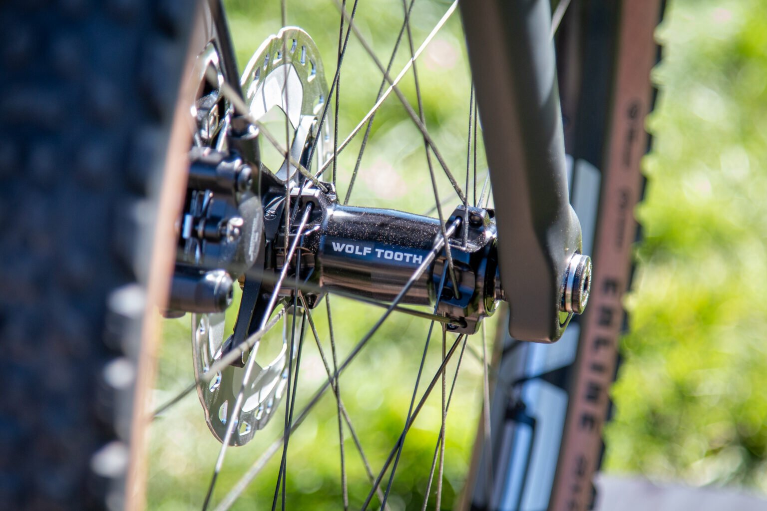 Wolf Tooth Components Hubs black