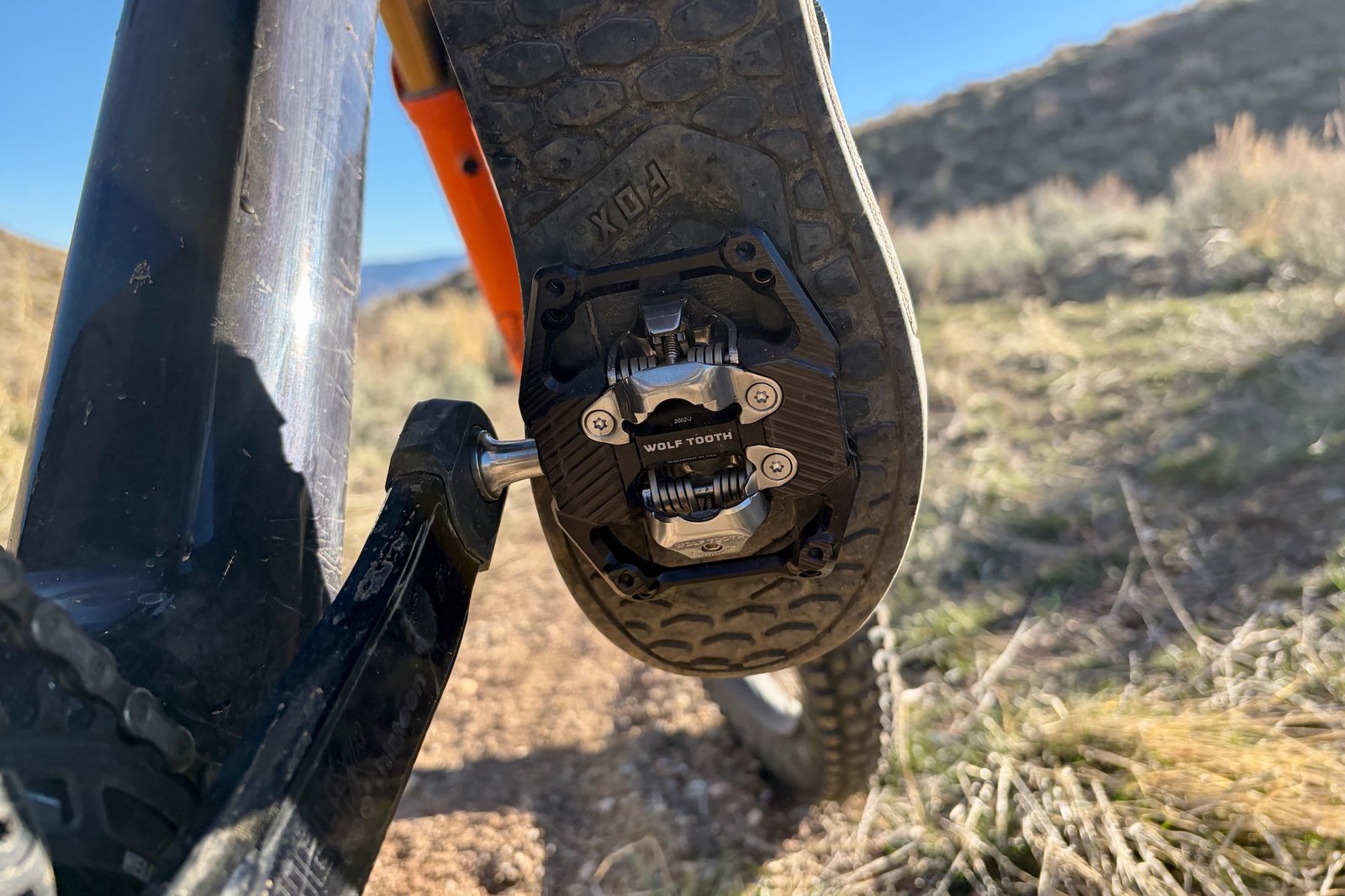 a look at the sole of the shoe interfacing with the Shift pedals