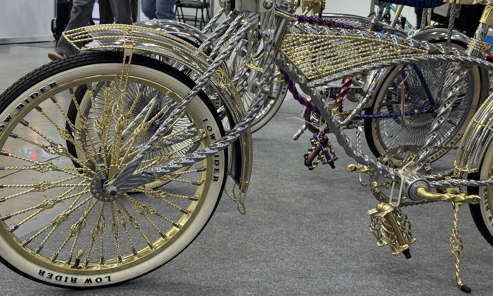 why doesn't this Low Rider have some Ritchey Classic silver cockpit components?