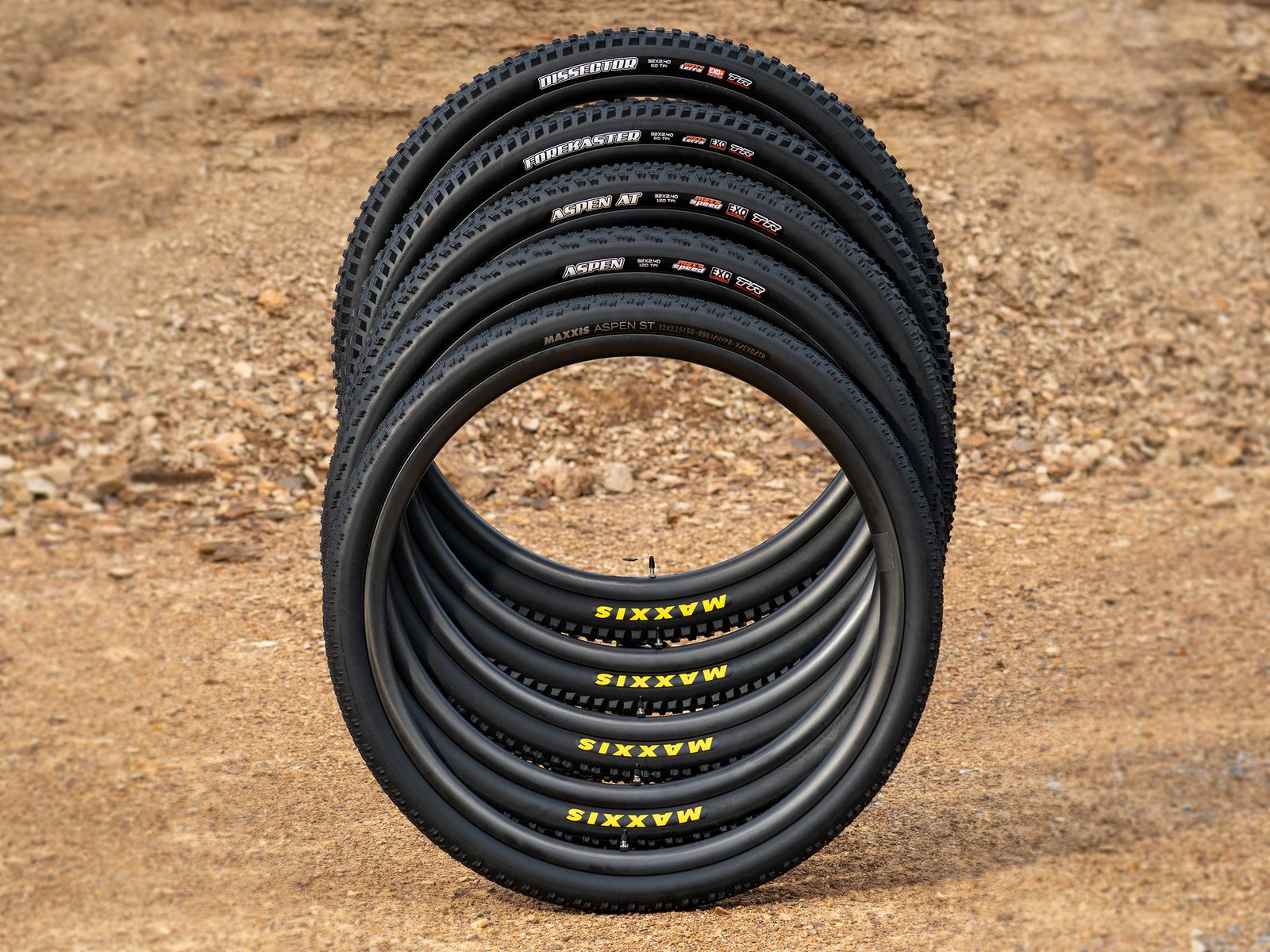 complete 2026 Maxxis 32" tire range