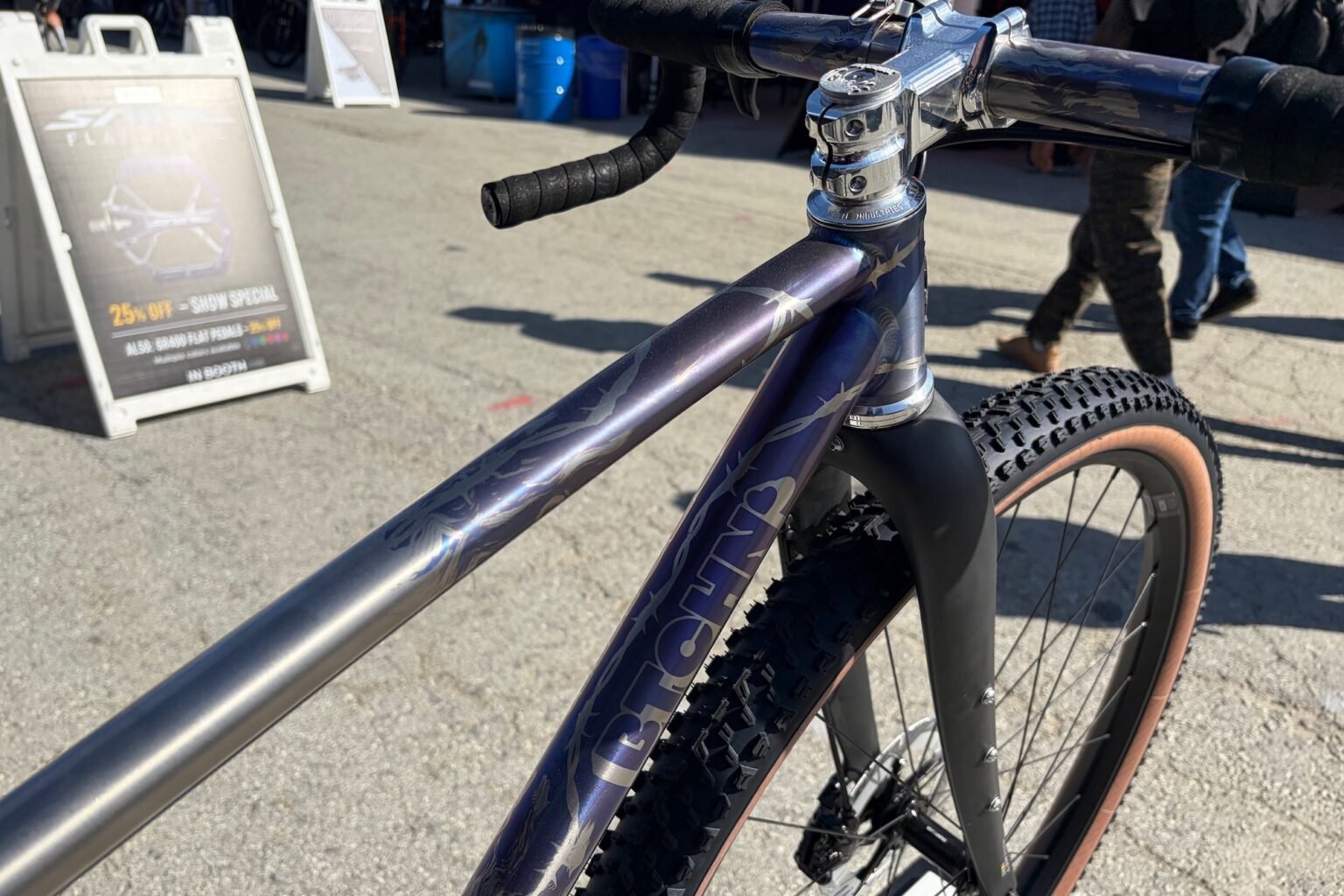 close view of the anodized finish on the BTCHN drop bar 32