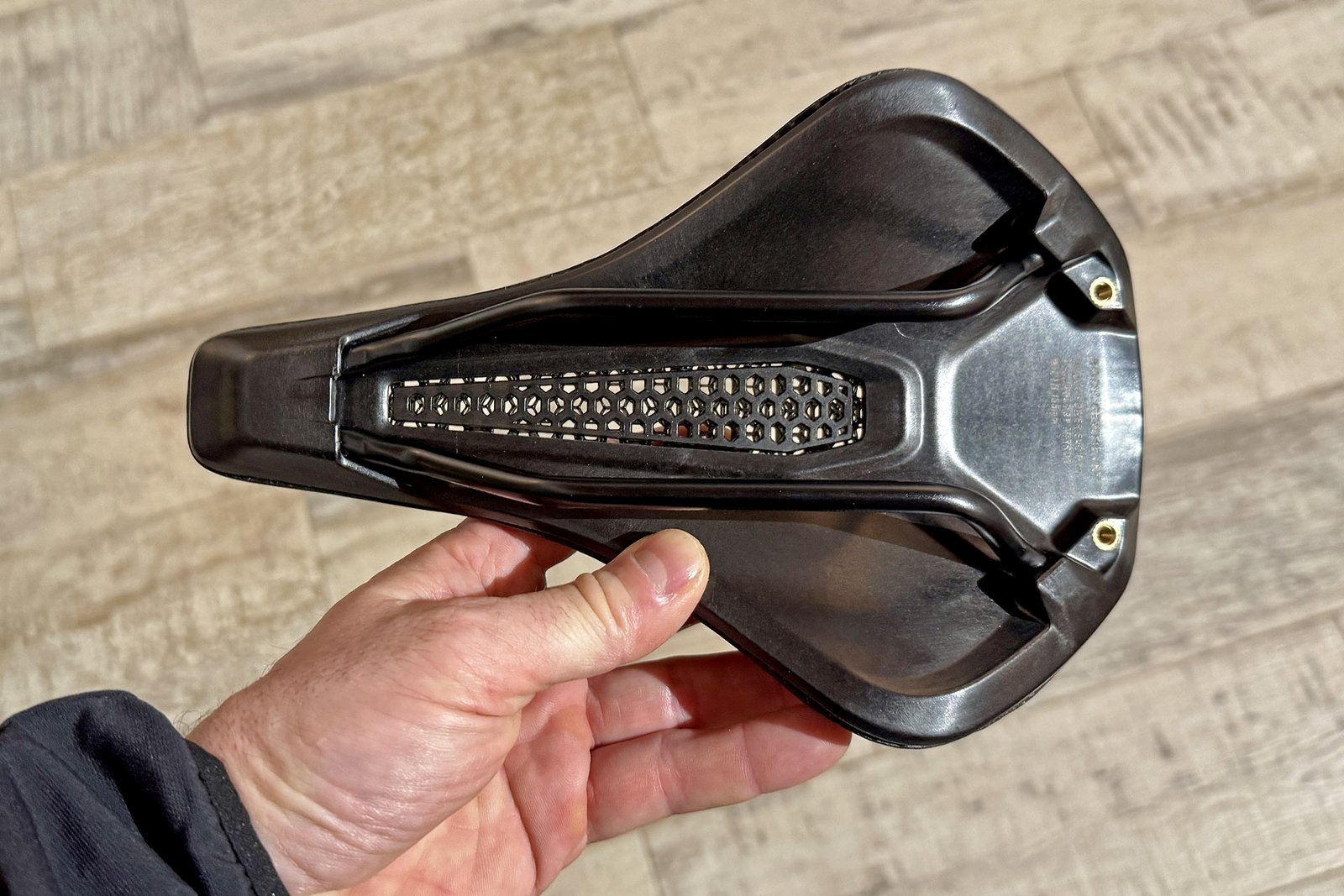 Specialized Power EVO Pro Mirror comfortable 3D-printed ergonomic bike saddle, underside with carbon-reinfoced composite shell and hollow titanium rails