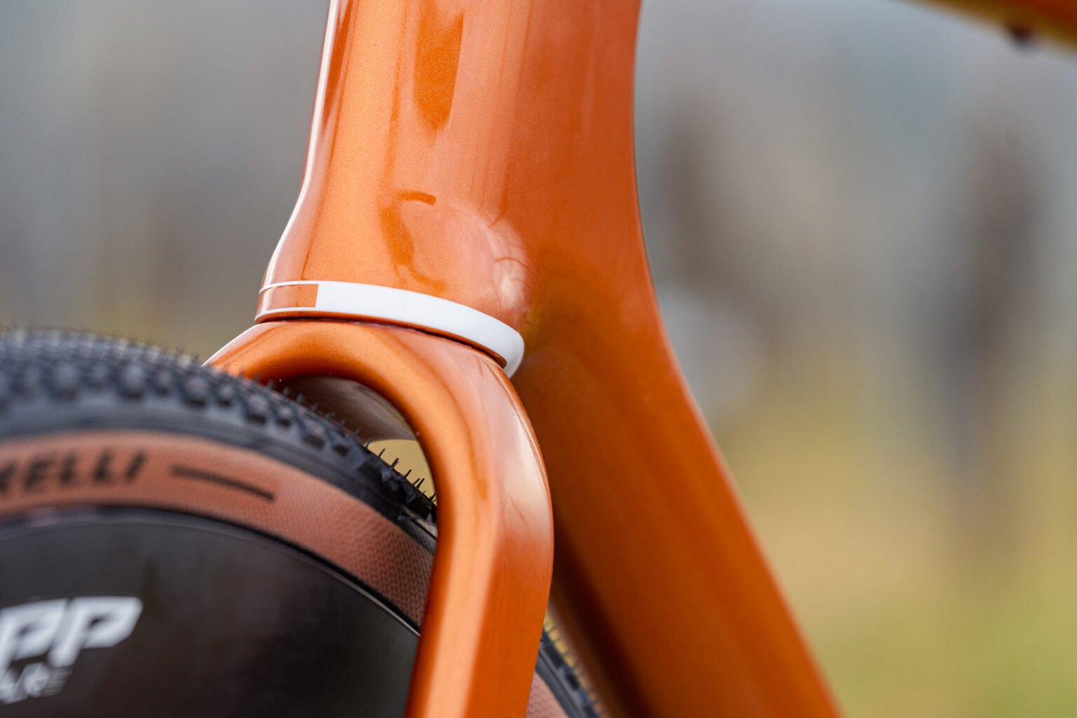 closeup details of open up 2 adventure u-turn fork crown.