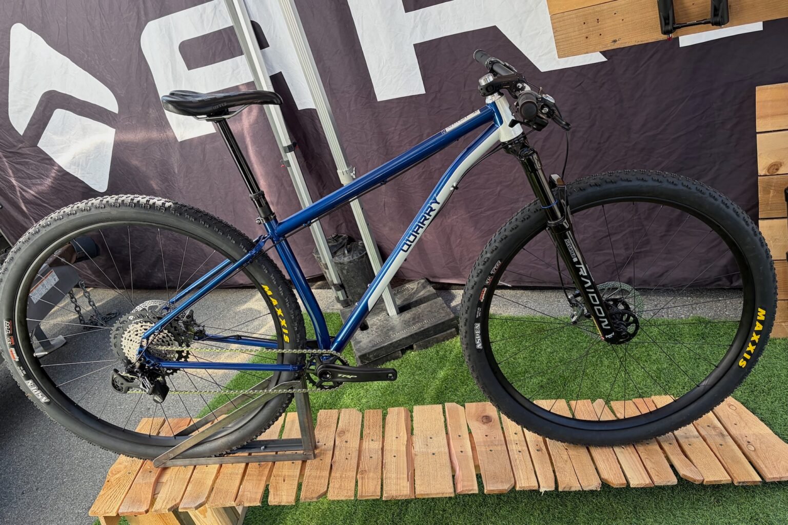 the complete Quarry 32" hardtail at the SR Suntour booth.